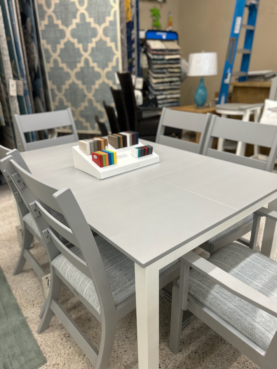 Berkley Expandable 42″ x 42″ Table