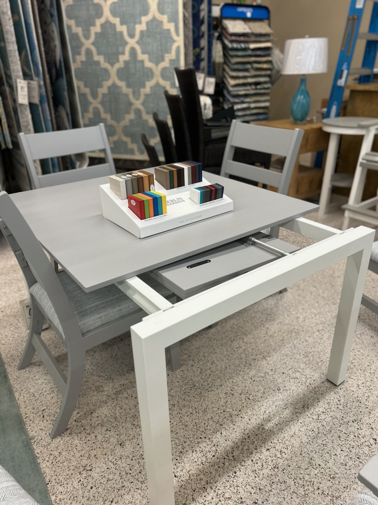 Berkley Expandable 42″ x 42″ Table