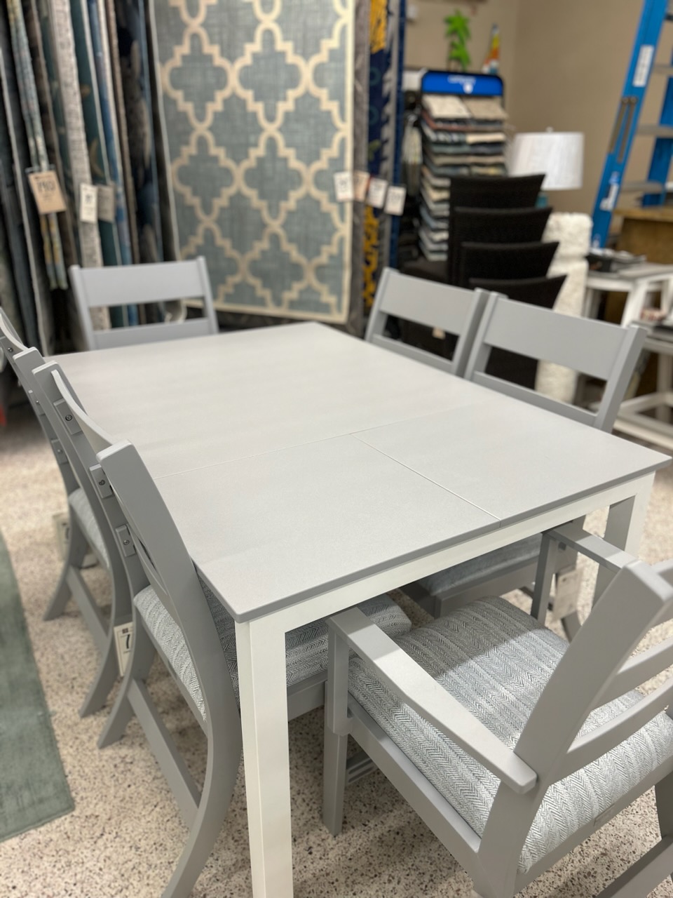 Berkley Expandable 42″ x 42″ Table