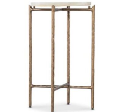 Je Suis Petit Spot Table